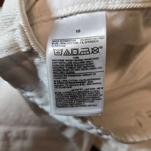 Old Navy OG Straight Shorts In Off White Size 18 Denim - Picture 8 of 8